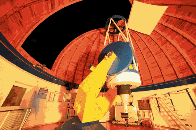 The 1,06 m Cassegrain telescope.